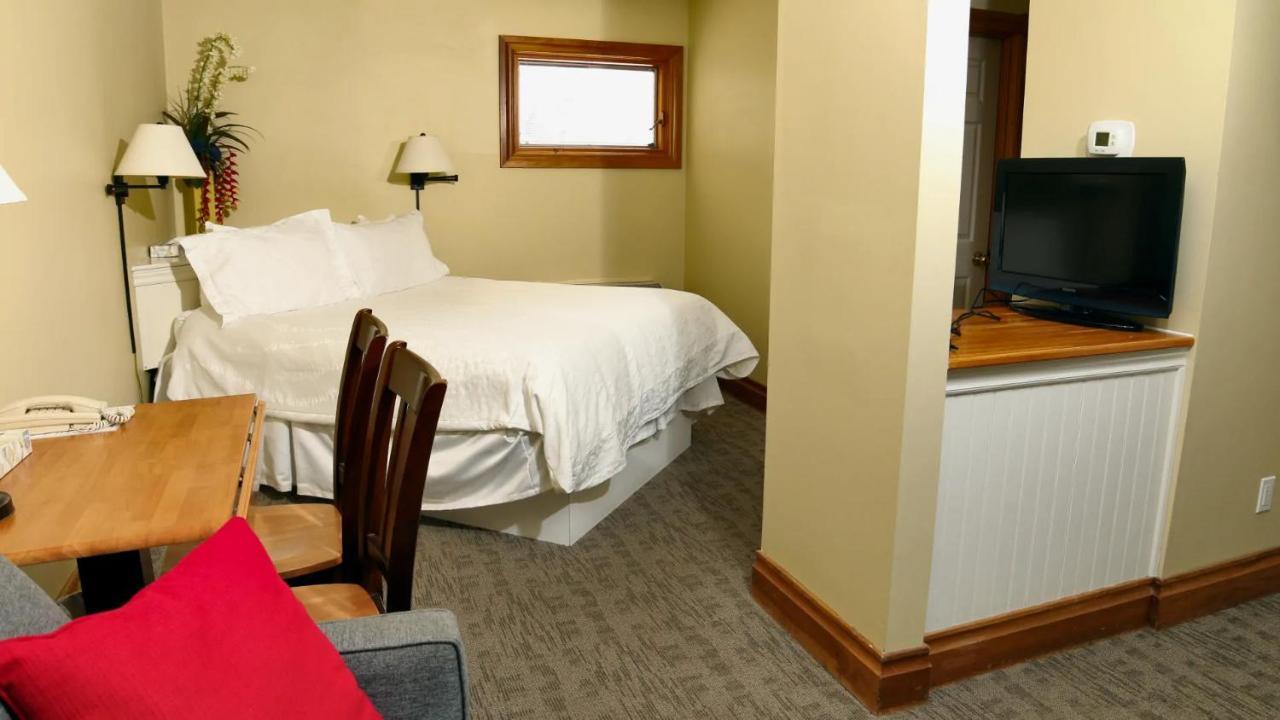 Kettle Creek Inn Порт-Стэнли Экстерьер фото